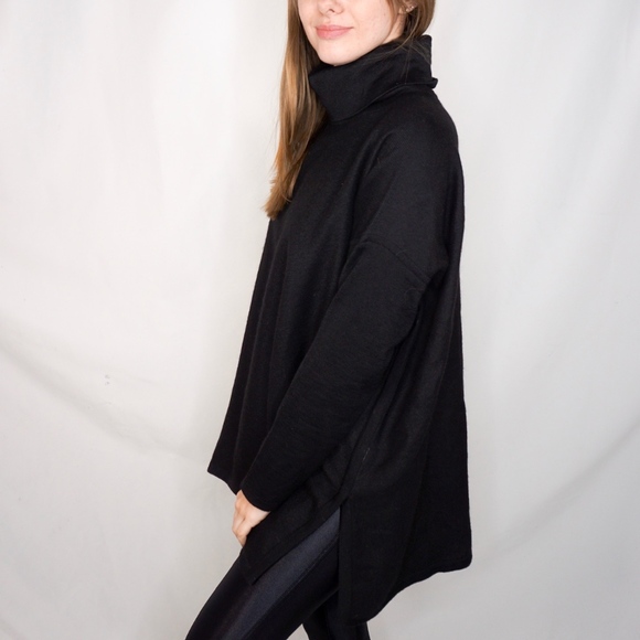 CUYANA Alpaca Oversized Turtleneck Sweater 0709 - Picture 5 of 8